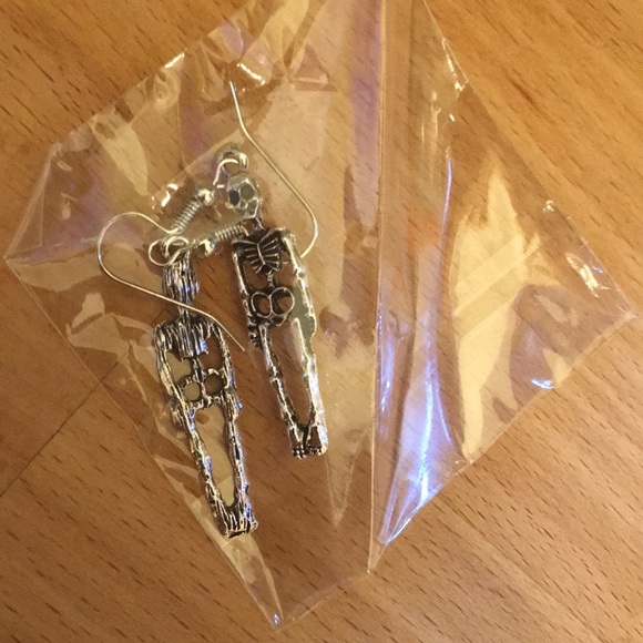Vintage skeleton earrings - Picture 2 of 5